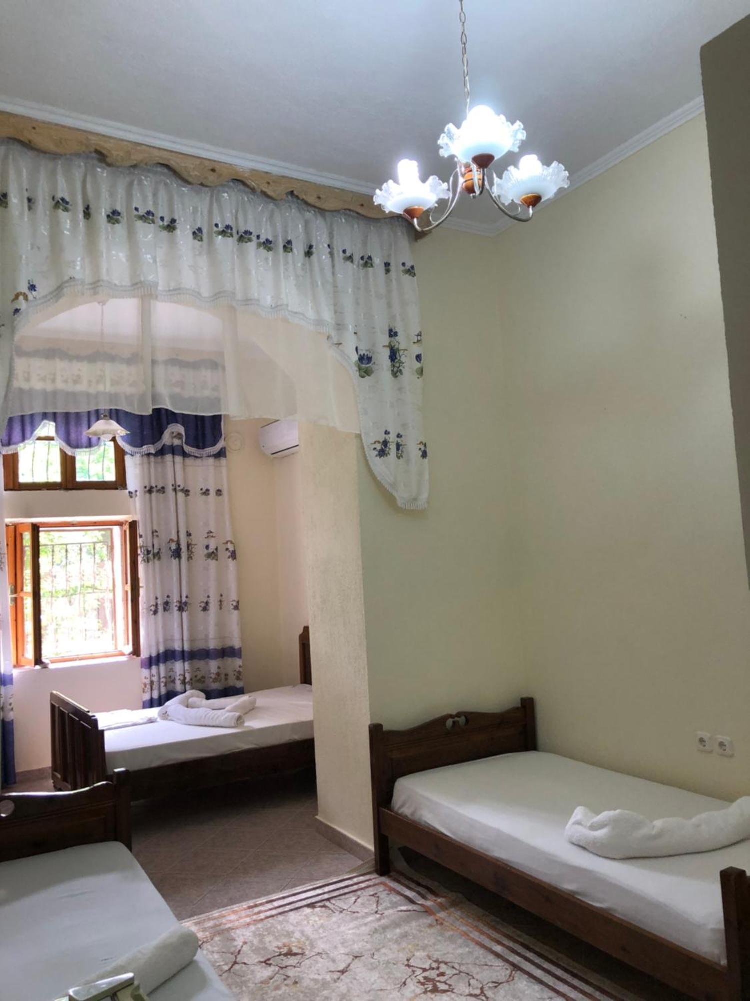 Stone Pazar Guest House Gjirokaster Ngoại thất bức ảnh